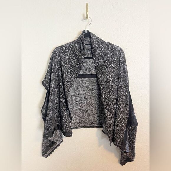 Lululemon Vinyasa Wrap Scarf Jacquard Black Arm Holes Convertible Rulu Fabric - Picture 7 of 12